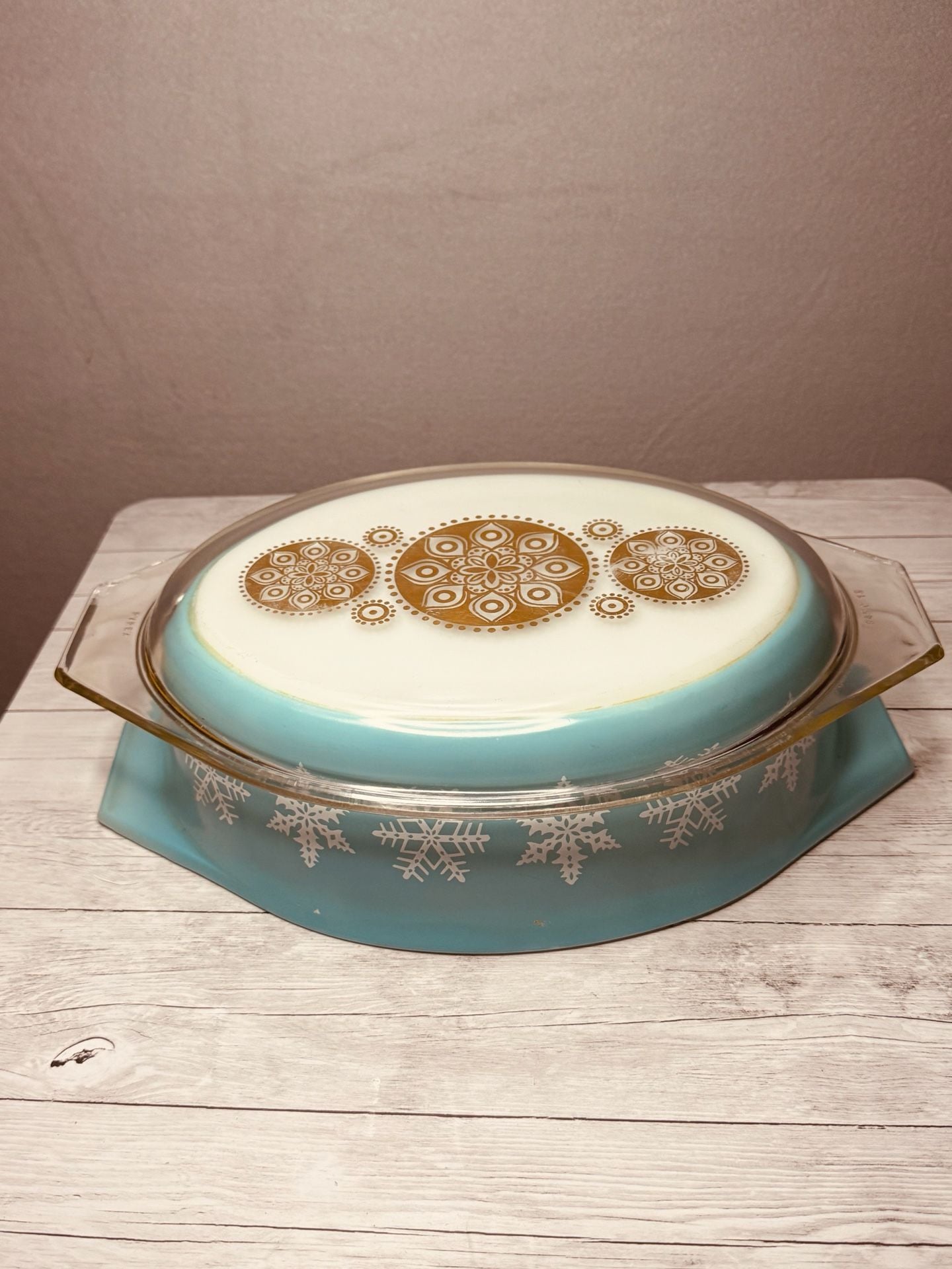 Vintage Pyrex Turquoise Snowflake Garland Casserole Dish with Glass Lid 2.5 Qt 5