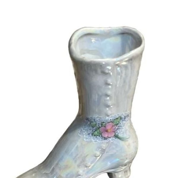 VINTAGE CERAMIC VICTORIAN LUSTERWARE TINY CREAM BOOT VASE FLOWER MID CENTURY
