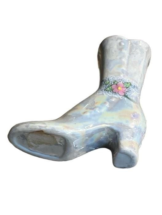 VINTAGE CERAMIC VICTORIAN LUSTERWARE TINY CREAM BOOT VASE FLOWER MID CENTURY 7