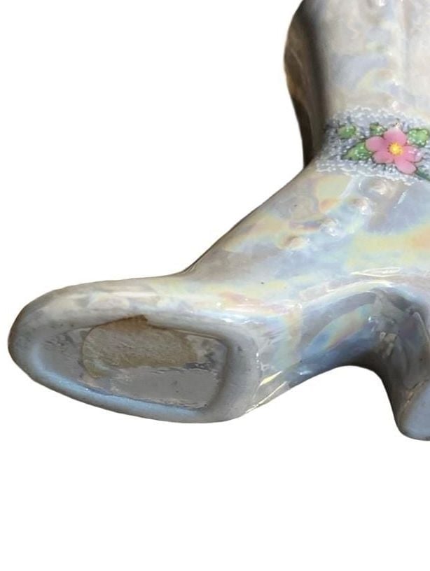 VINTAGE CERAMIC VICTORIAN LUSTERWARE TINY CREAM BOOT VASE FLOWER MID CENTURY 8