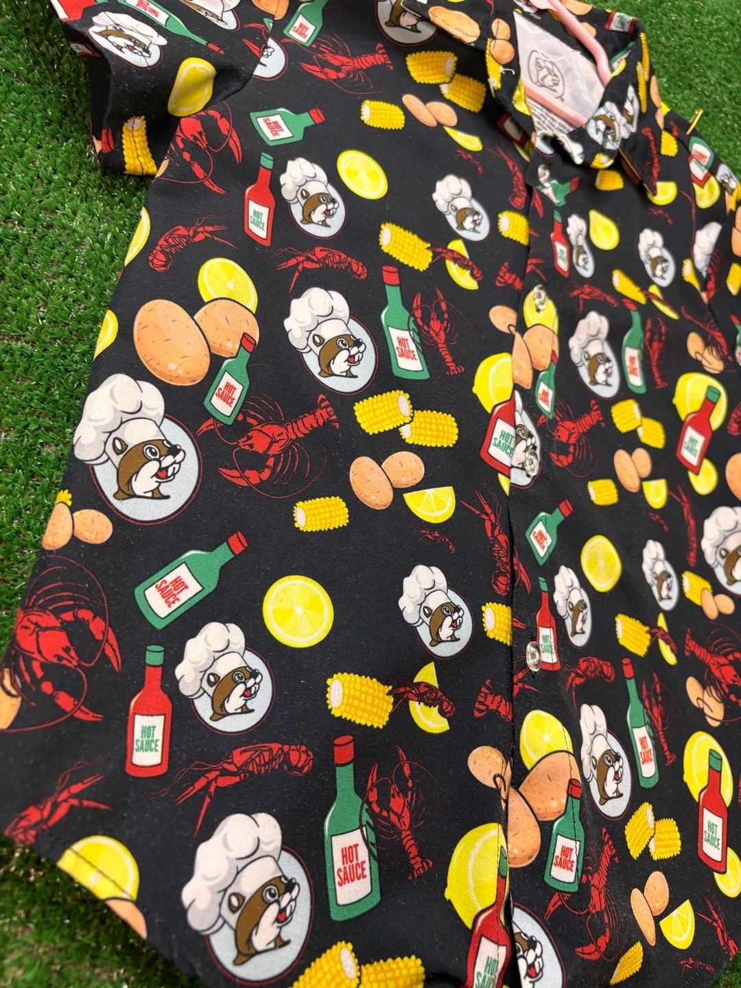 Buc-ee's Crawfish Boil Button-Up Shirt Size YS Black Hot Sauce Seafood 7