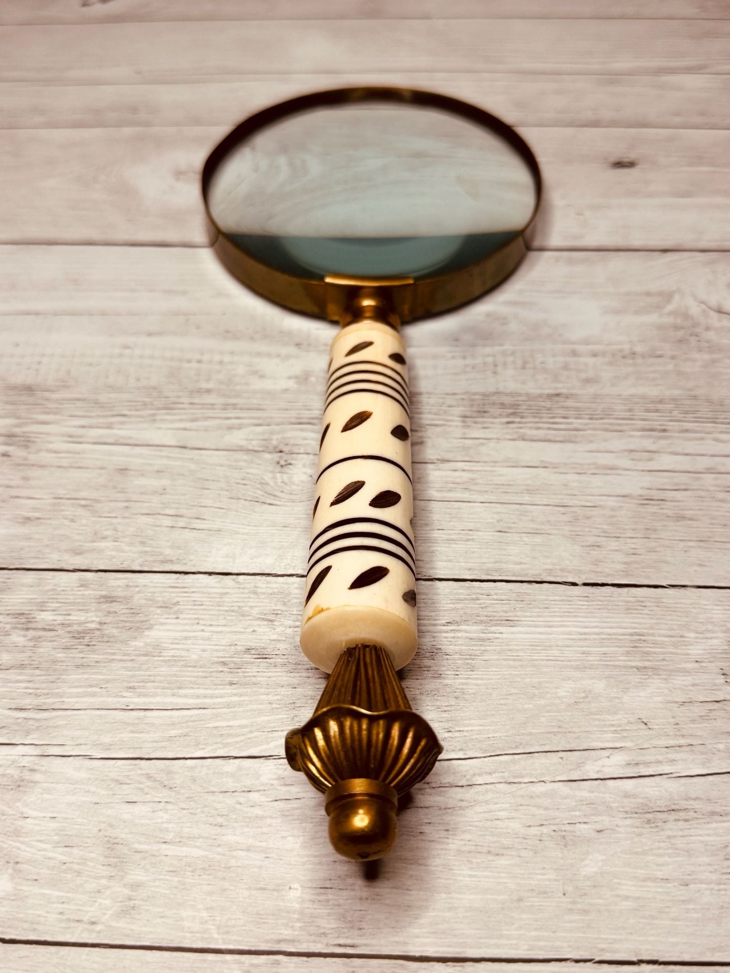 Vintage Style Magnifying Glass with Mother of Pearl Handle and Brass Accents 1