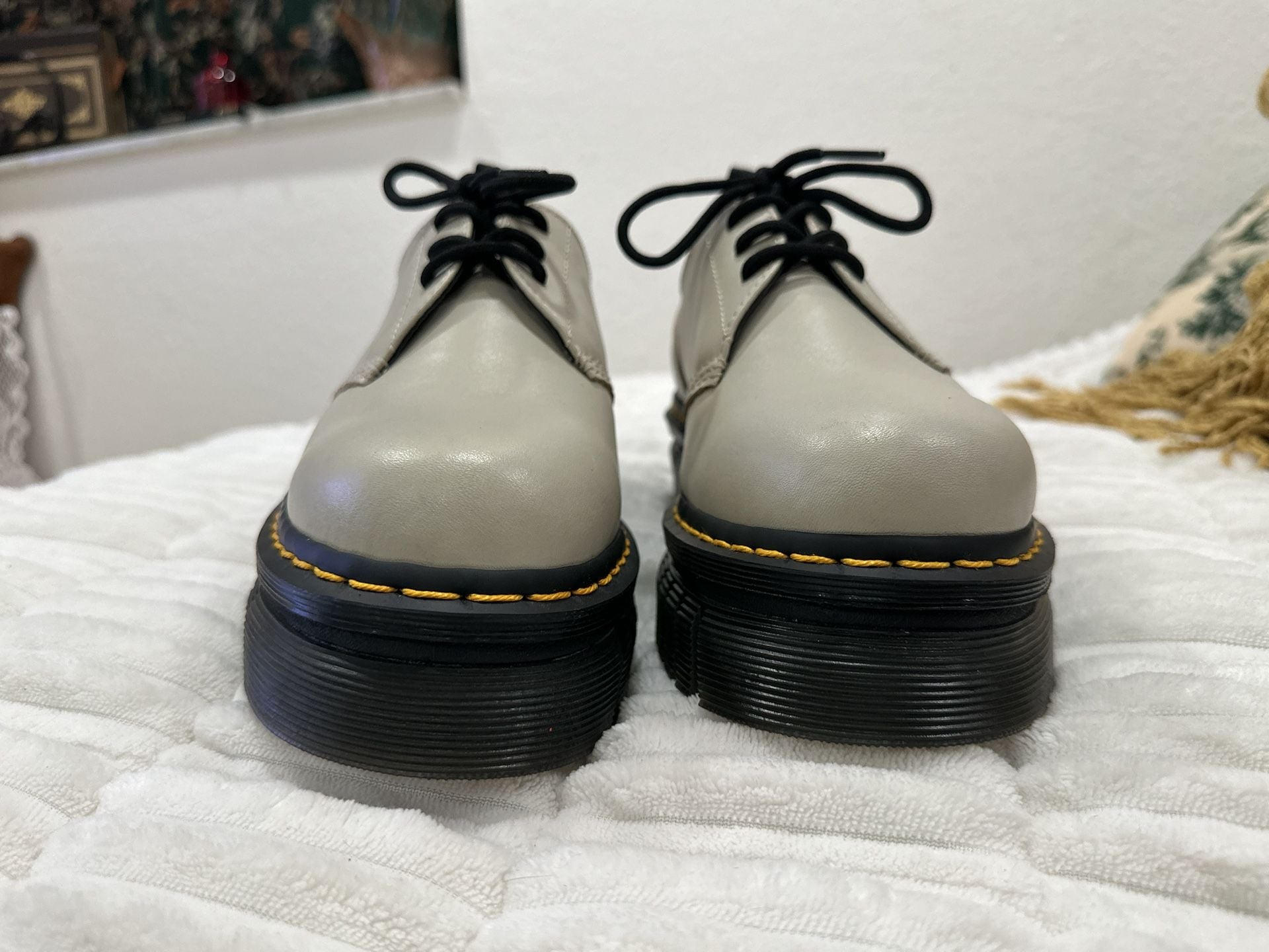 Dr. Martens Audrick 3-Eye Shoe Cobblestone Grey Nappa Lux Platform 9
