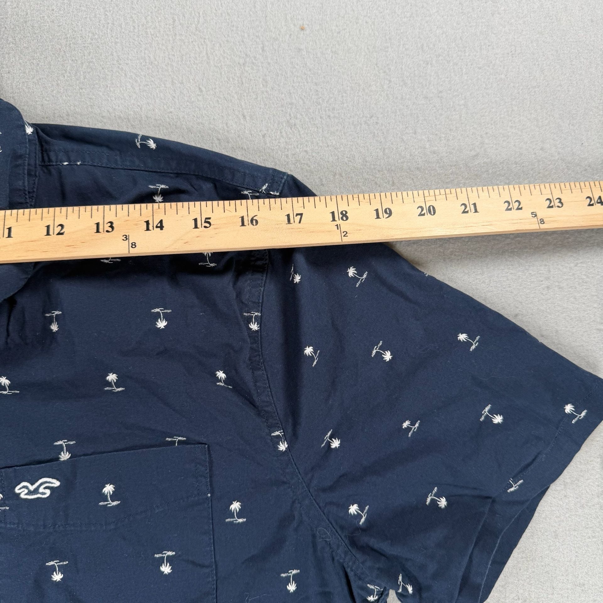 Hollister Epic Flex Stretch Button Up Shirt Size M Navy Blue Palm Tree Print 4