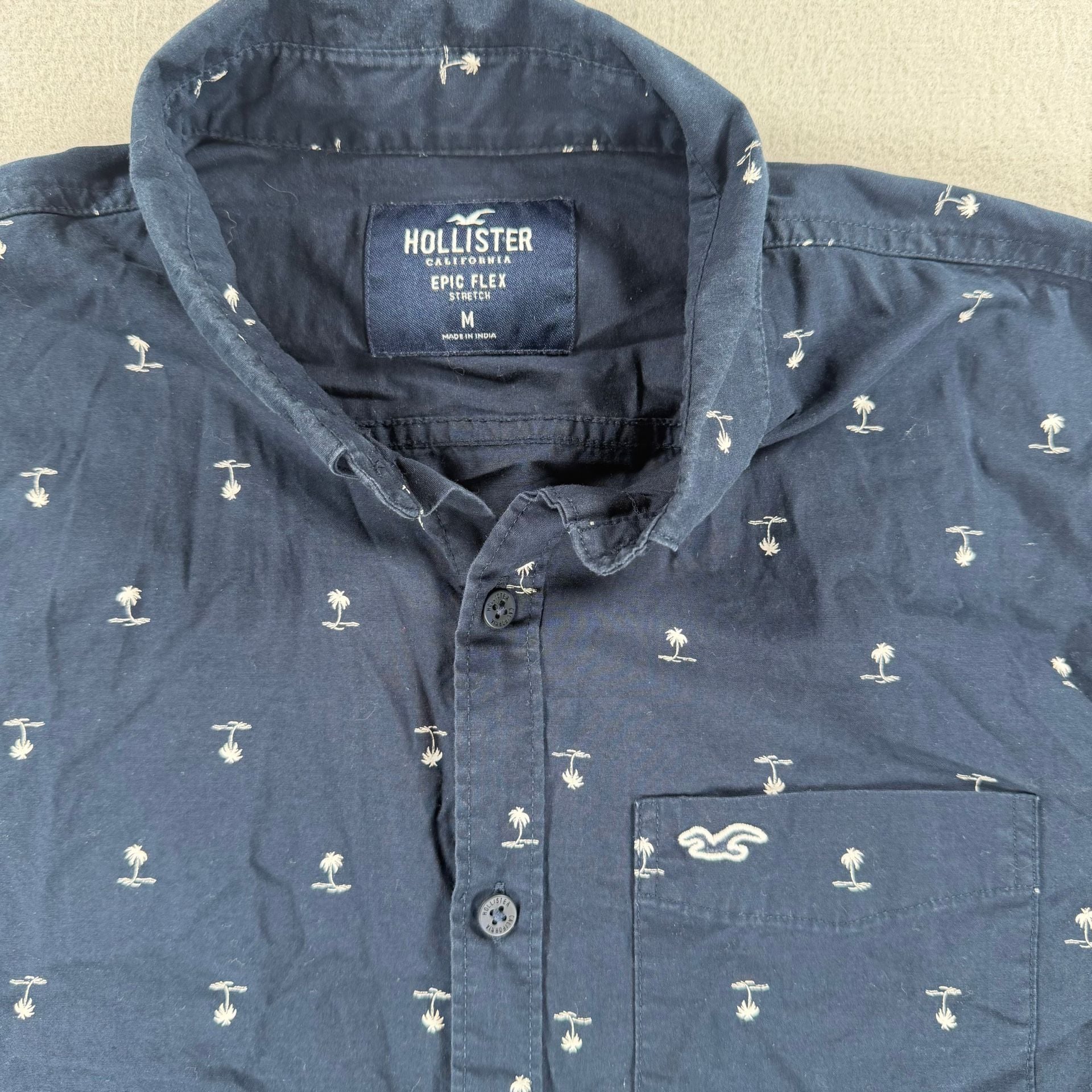 Hollister Epic Flex Stretch Button Up Shirt Size M Navy Blue Palm Tree Print 8