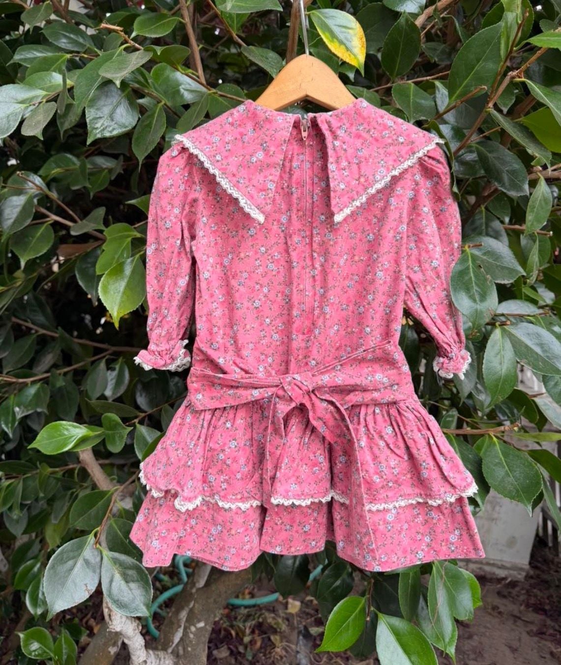 Vintage Amanda Fogg Ditsy Floral Lace Ruffle Dress 4
