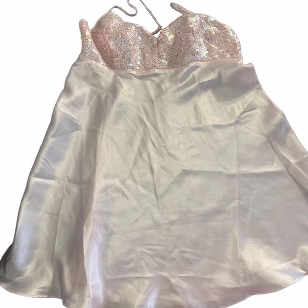1982 VINTAGE VICTORIA SECRET NWT!!!

Victoria's Secret Sequin Satin Slip Dress Size XS Pink