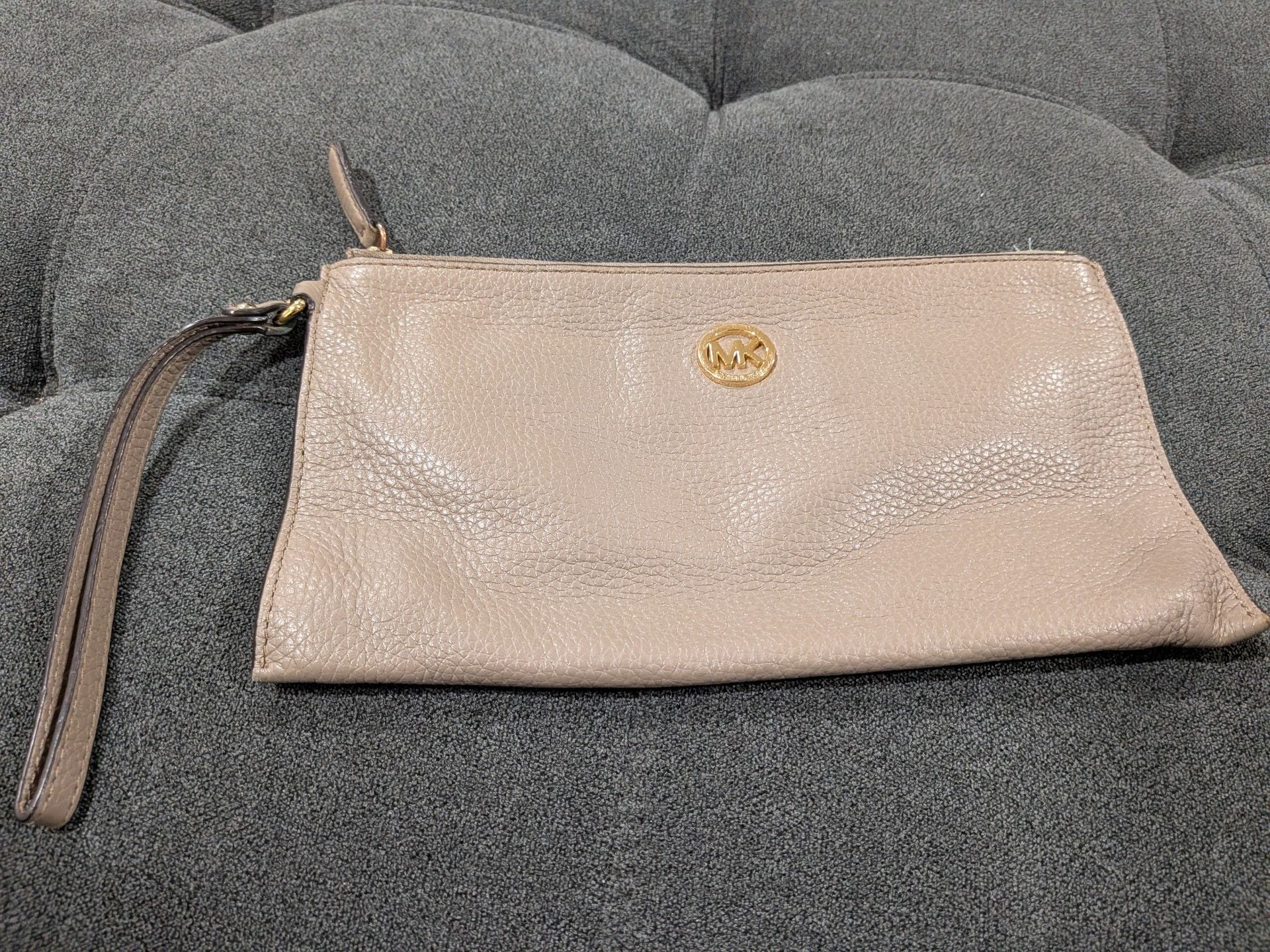 Michael Kors Leather Wristlet Taupe 2