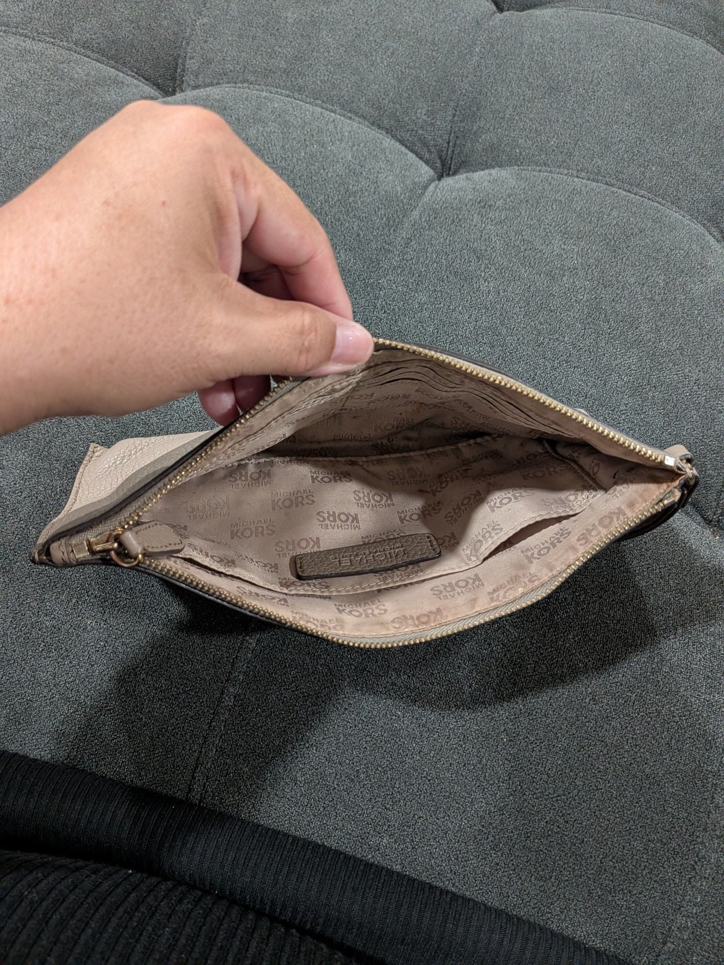 Michael Kors Leather Wristlet Taupe 5