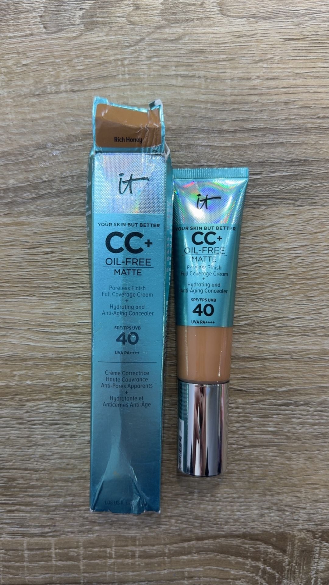 It Cosmetics CC+ Oil-Free Matte SPF 40 Rich Honey 1.08 Fl Oz 1