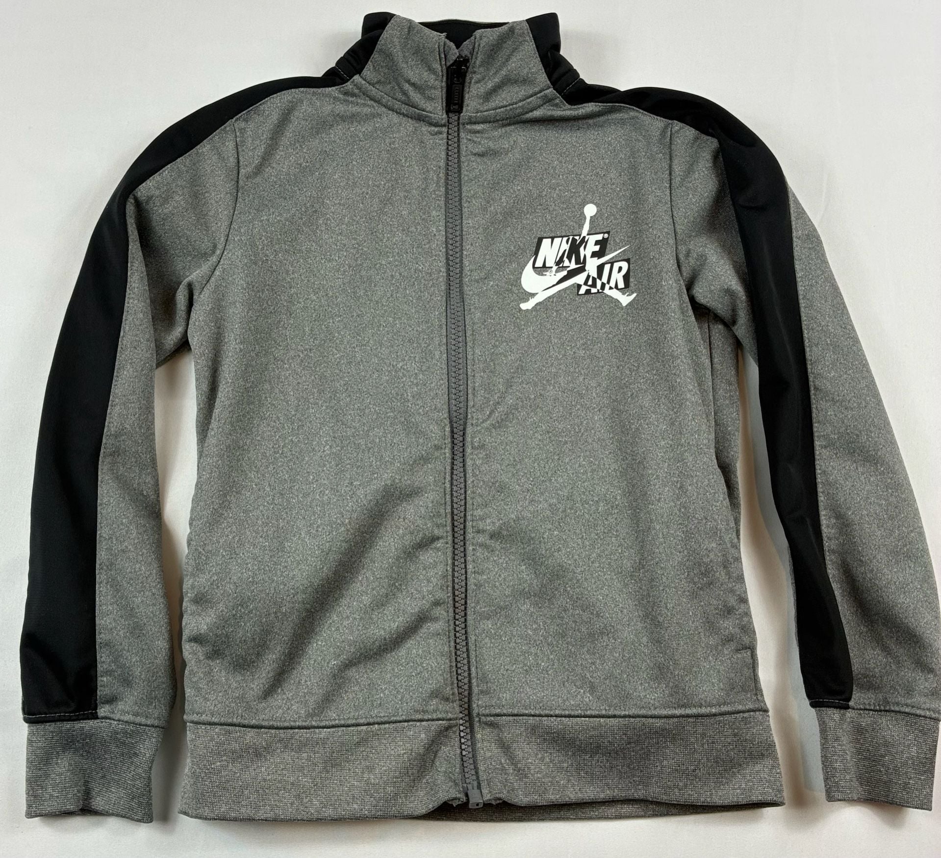Jordan Full Zip Track Jacket Size 6-7 YRS Gray Black 2