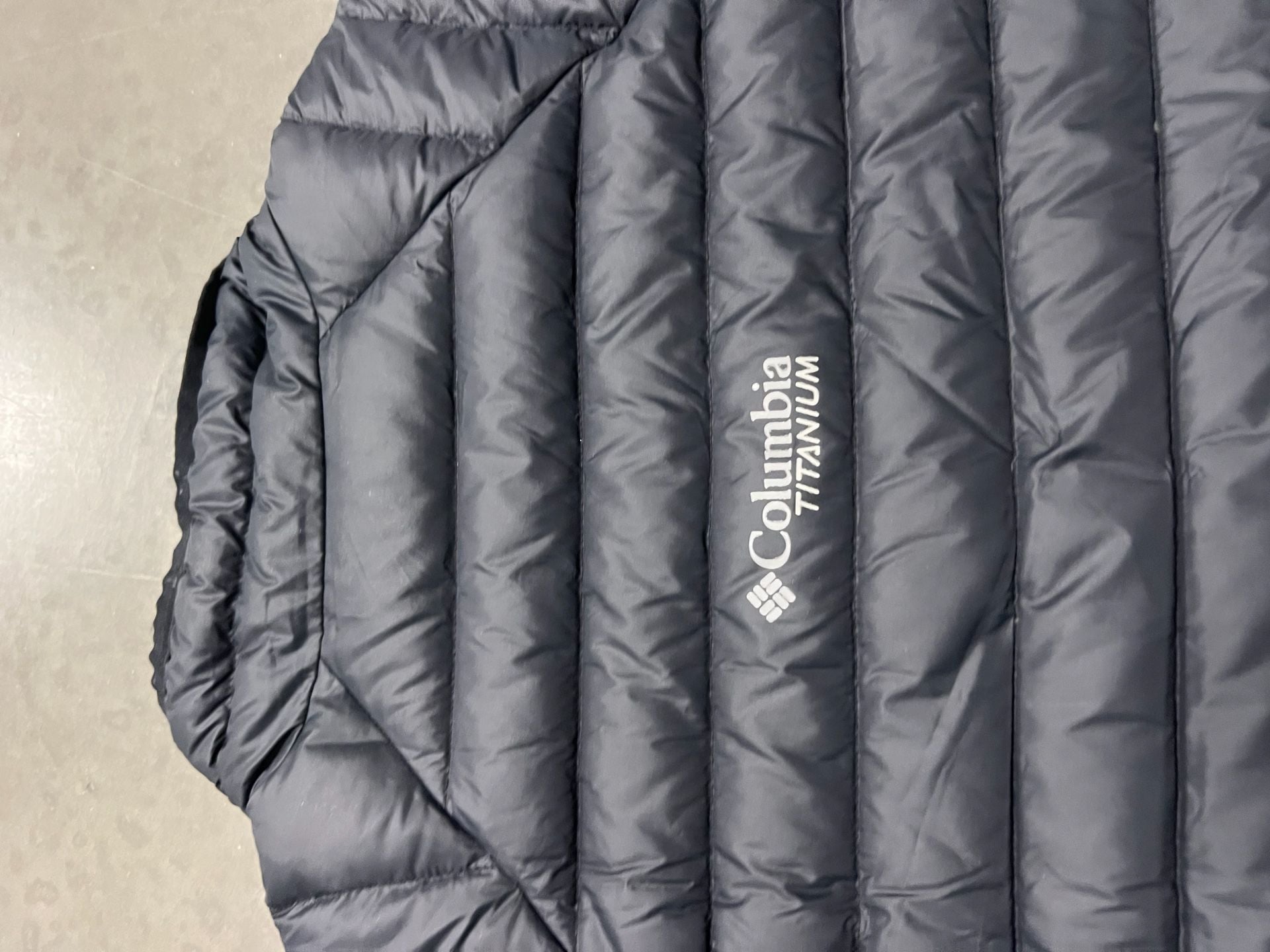 800 Columbia Titanium Alpha Trail Down Jacket Black 11