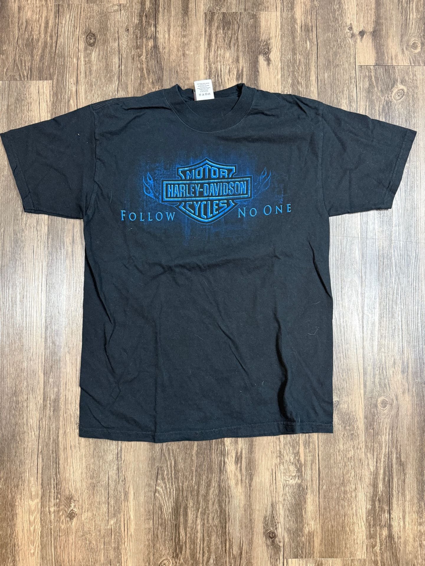 Harley-Davidson Hanes Beefy Tee
” Follow No One “ 2