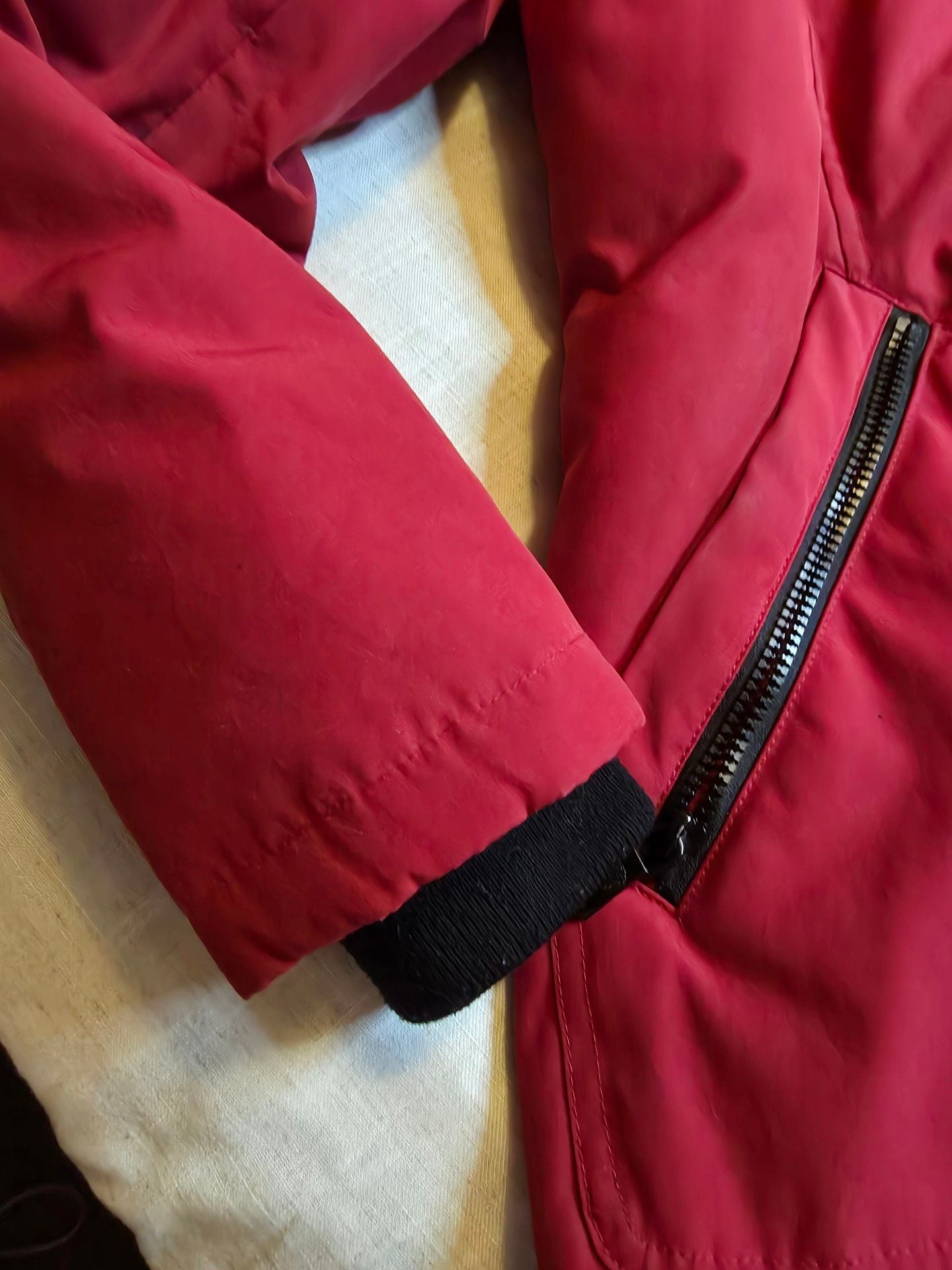 Vince Camuto Red Jacket Size M Faux Fur Hood Down and Feather Fill Blend 4