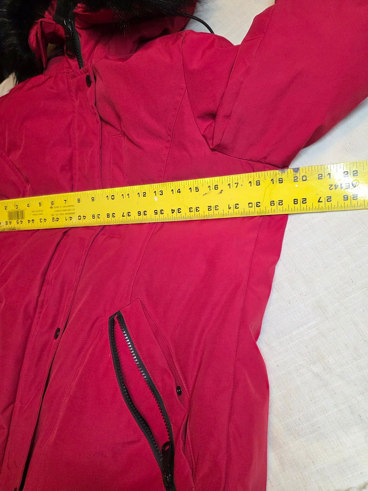 Vince Camuto Red Jacket Size M Faux Fur Hood Down and Feather Fill Blend 13
