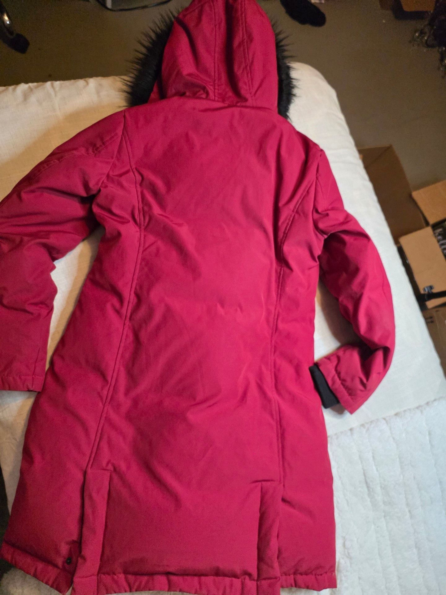 Vince Camuto Red Jacket Size M Faux Fur Hood Down and Feather Fill Blend 16
