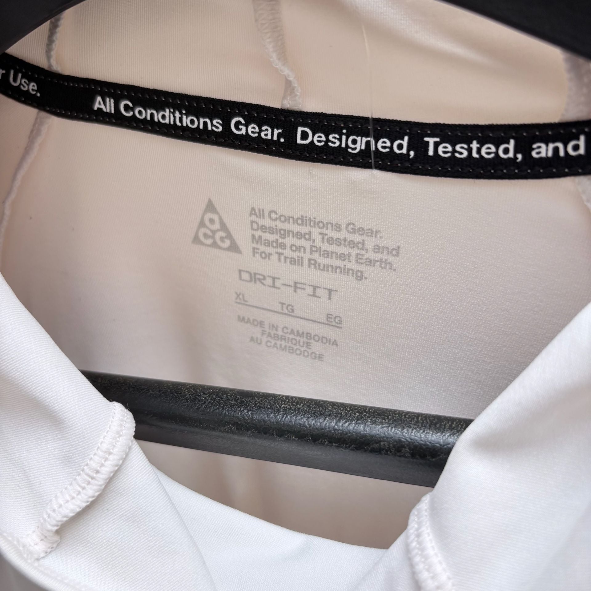 Nike ACG Dri-Fit Long Sleeve Hooded Shirt White Womens XL 7