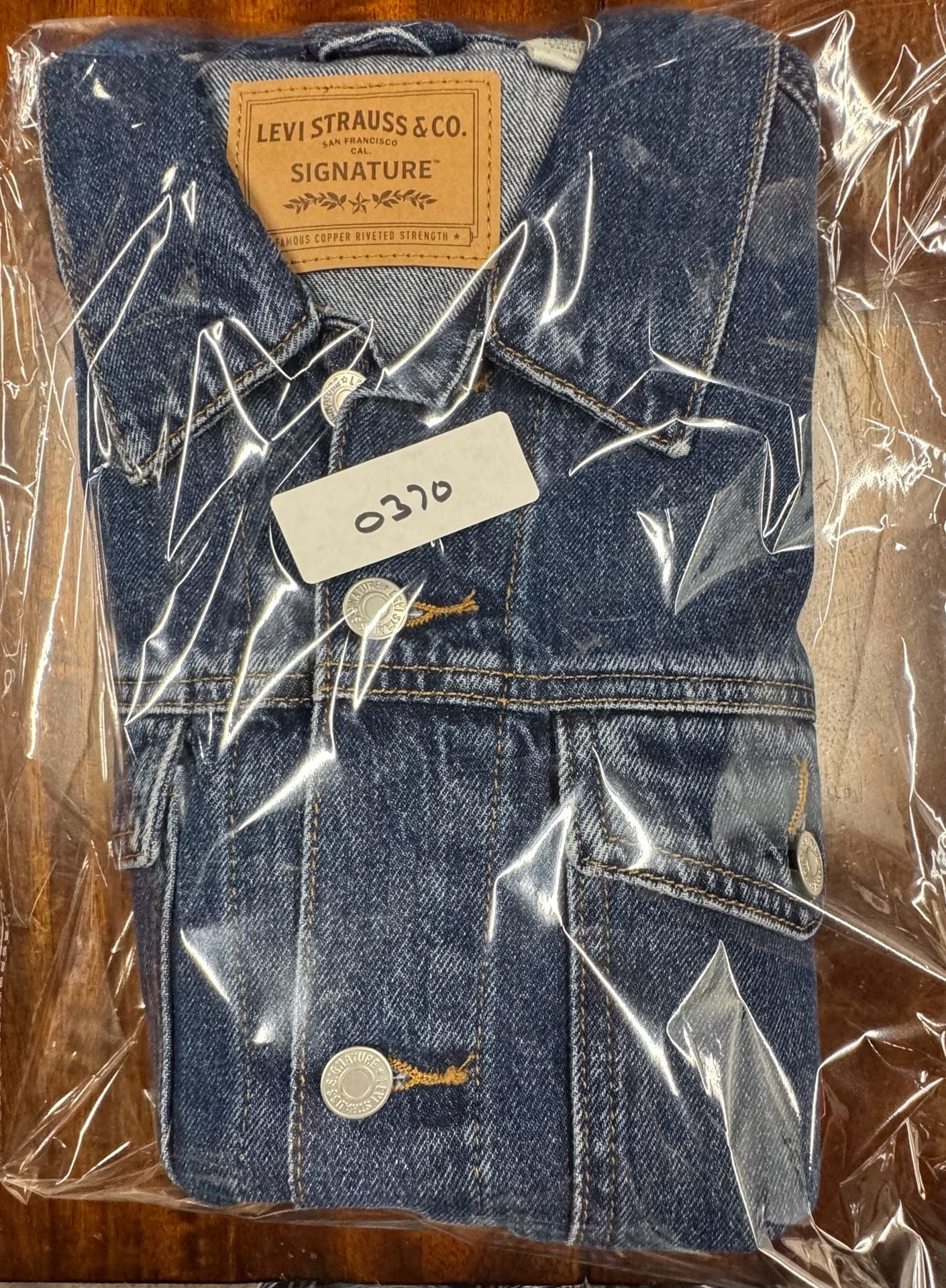 Levi Strauss & Co. Signature Denim Trucker Jacket Size S Blue 9