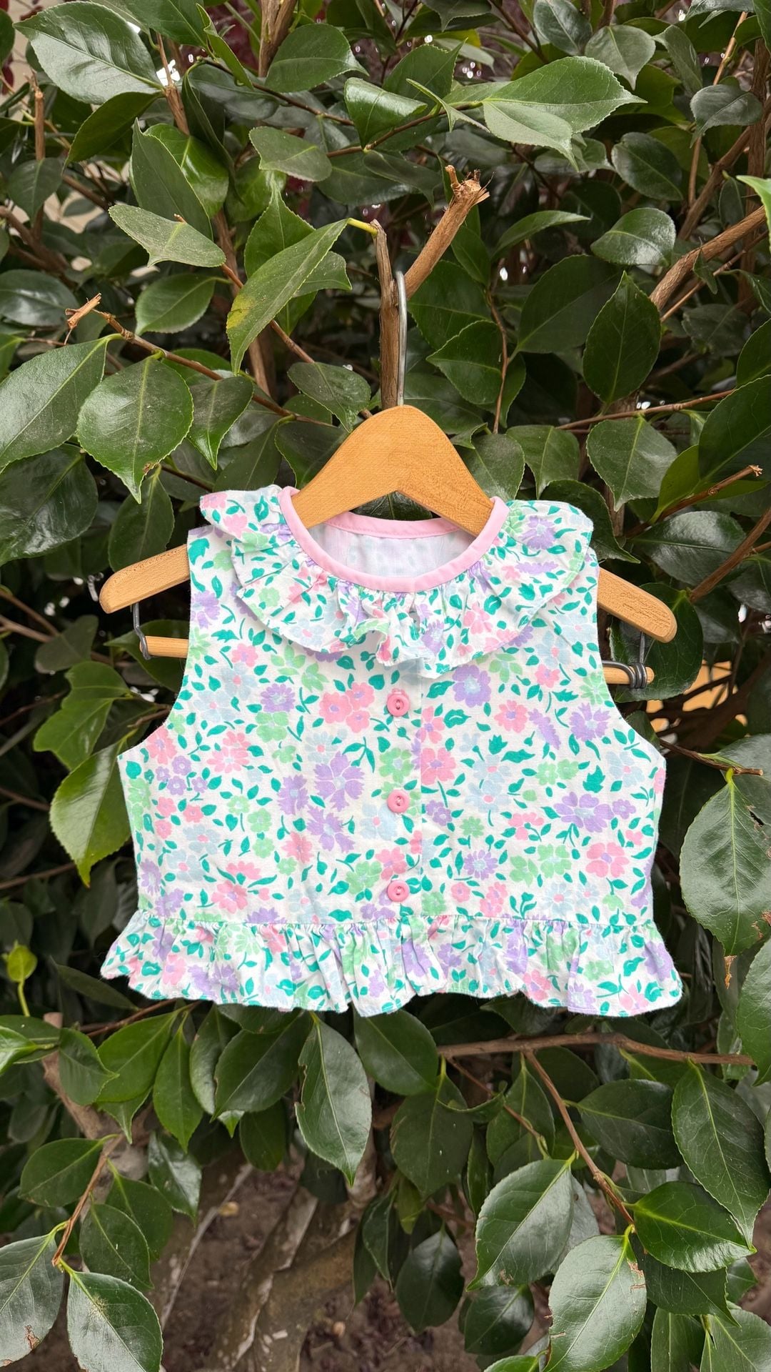 Vintage Sylvia Whyte Floral Ruffle Tank Top 2