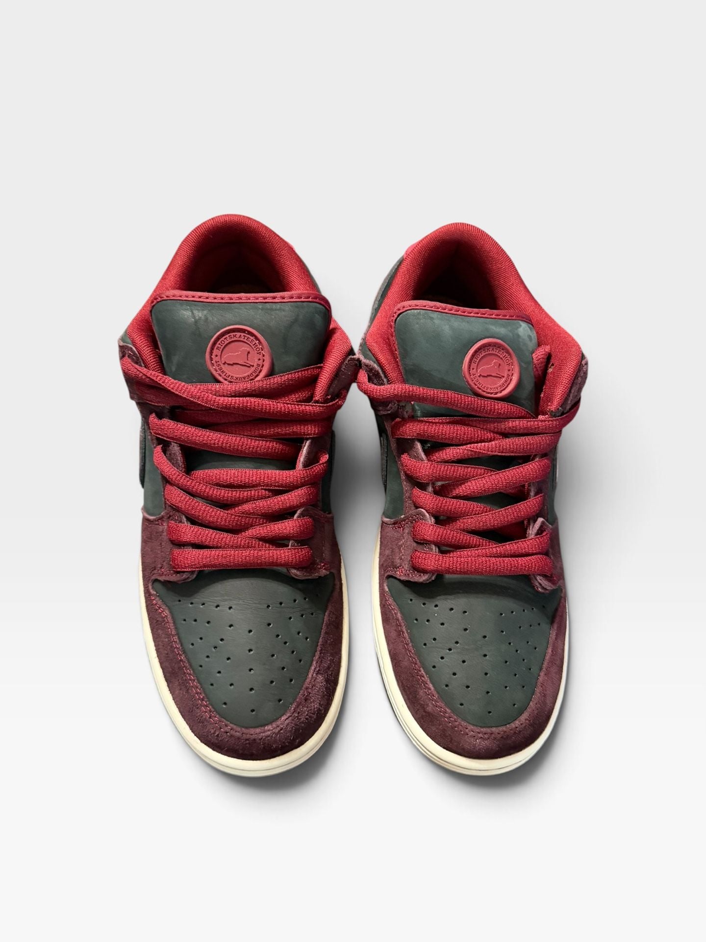 Nike SB Dunk Low Riot Skateshop Mahogany Dark Beetroot - 9.5M 5