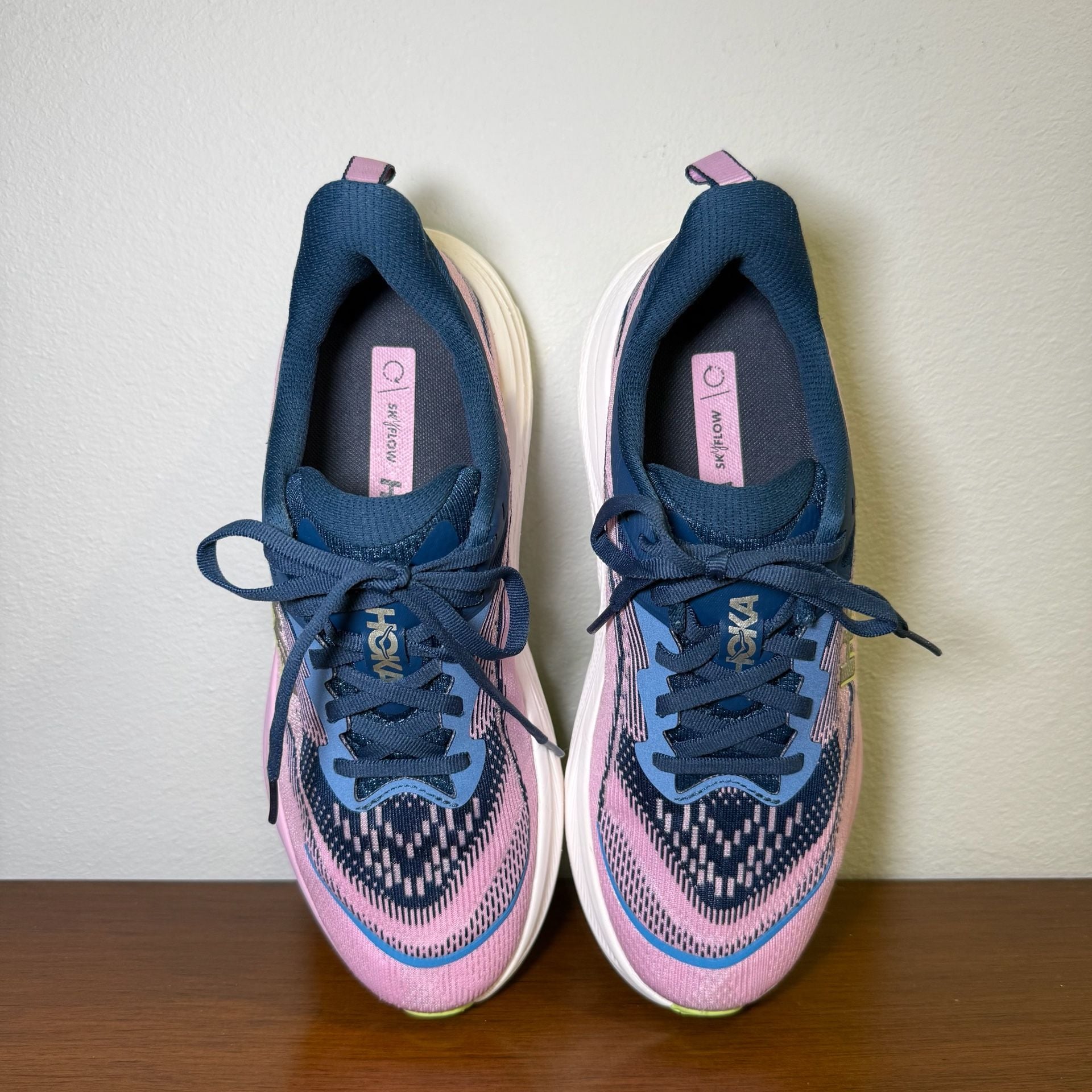 Hoka One One Skyflow Women's Size 8.5B Midnight Pink Twilight Running Shoes 9