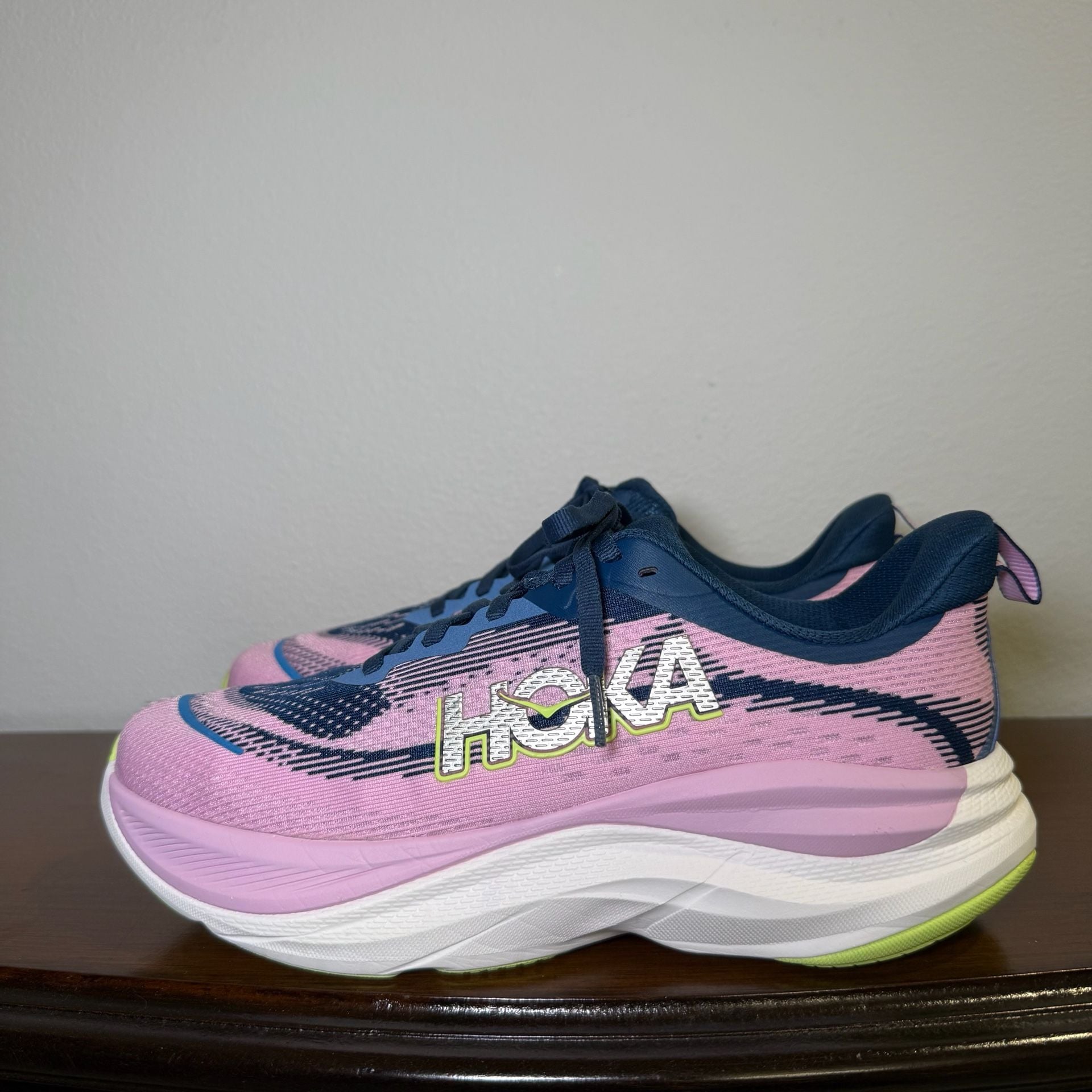 Hoka One One Skyflow Women's Size 8.5B Midnight Pink Twilight Running Shoes 12