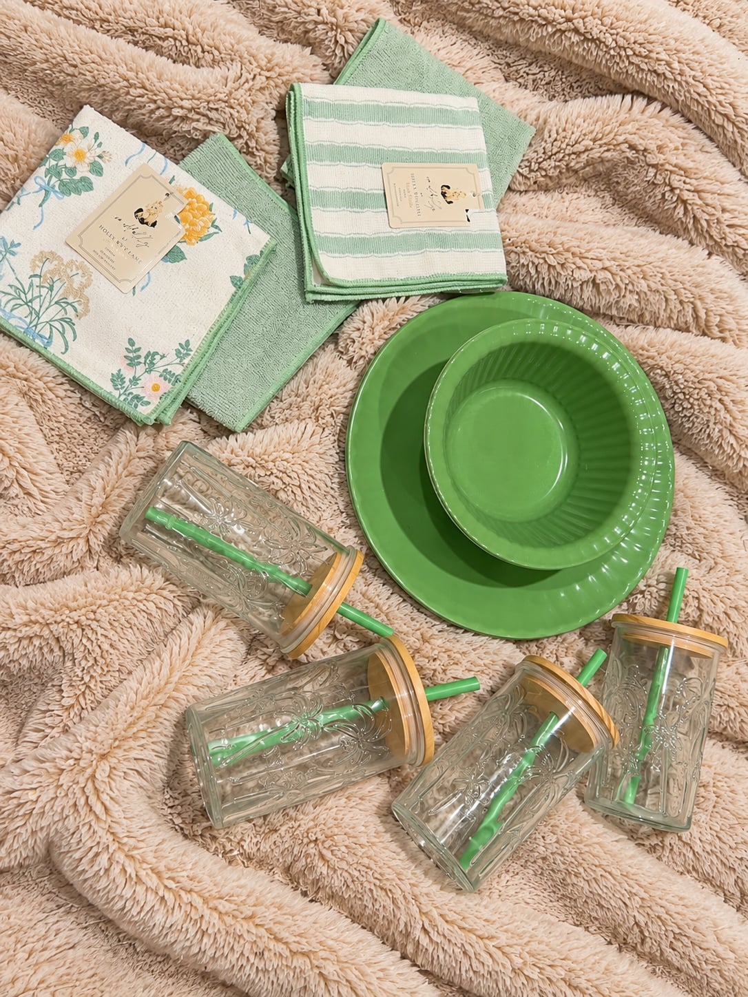 Dolly Parton Collection Green Kitchen Bundle Tumblers, Dishes & Towels 🌿 1