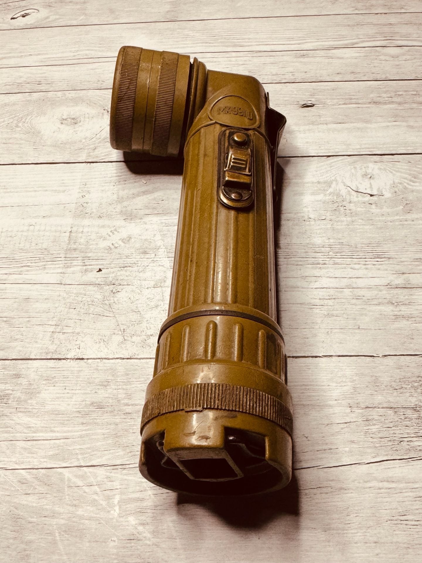 Vintage Fulton MX-991U Military Issue Army Green Angled Flashlight, Works! 1