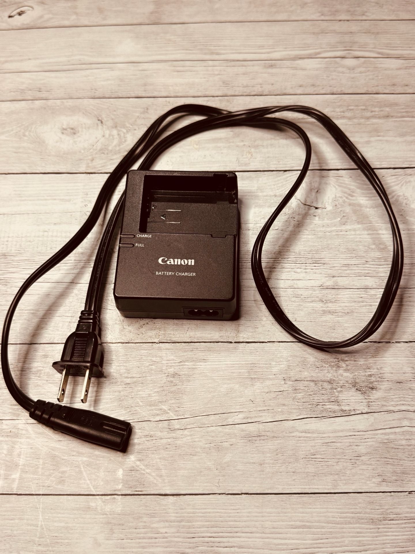 Canon LC-E8E Battery Charger with Power Cord 1