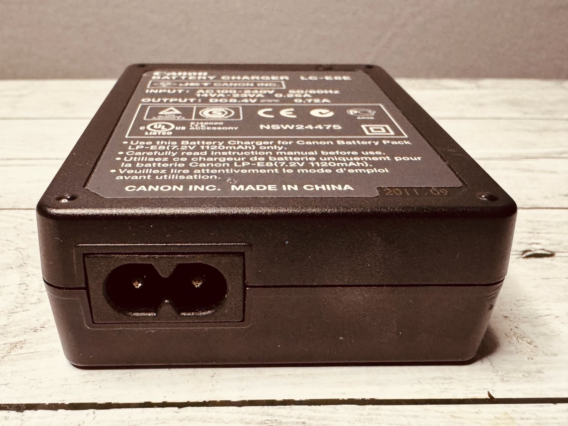 Canon LC-E8E Battery Charger with Power Cord 2