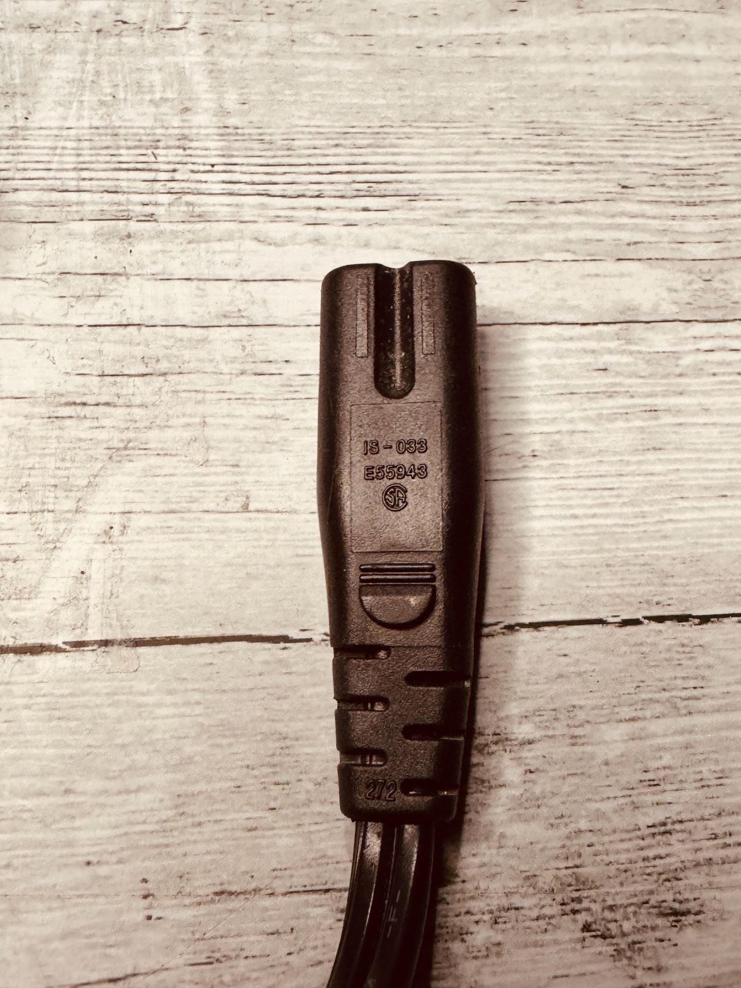 Canon LC-E8E Battery Charger with Power Cord 7