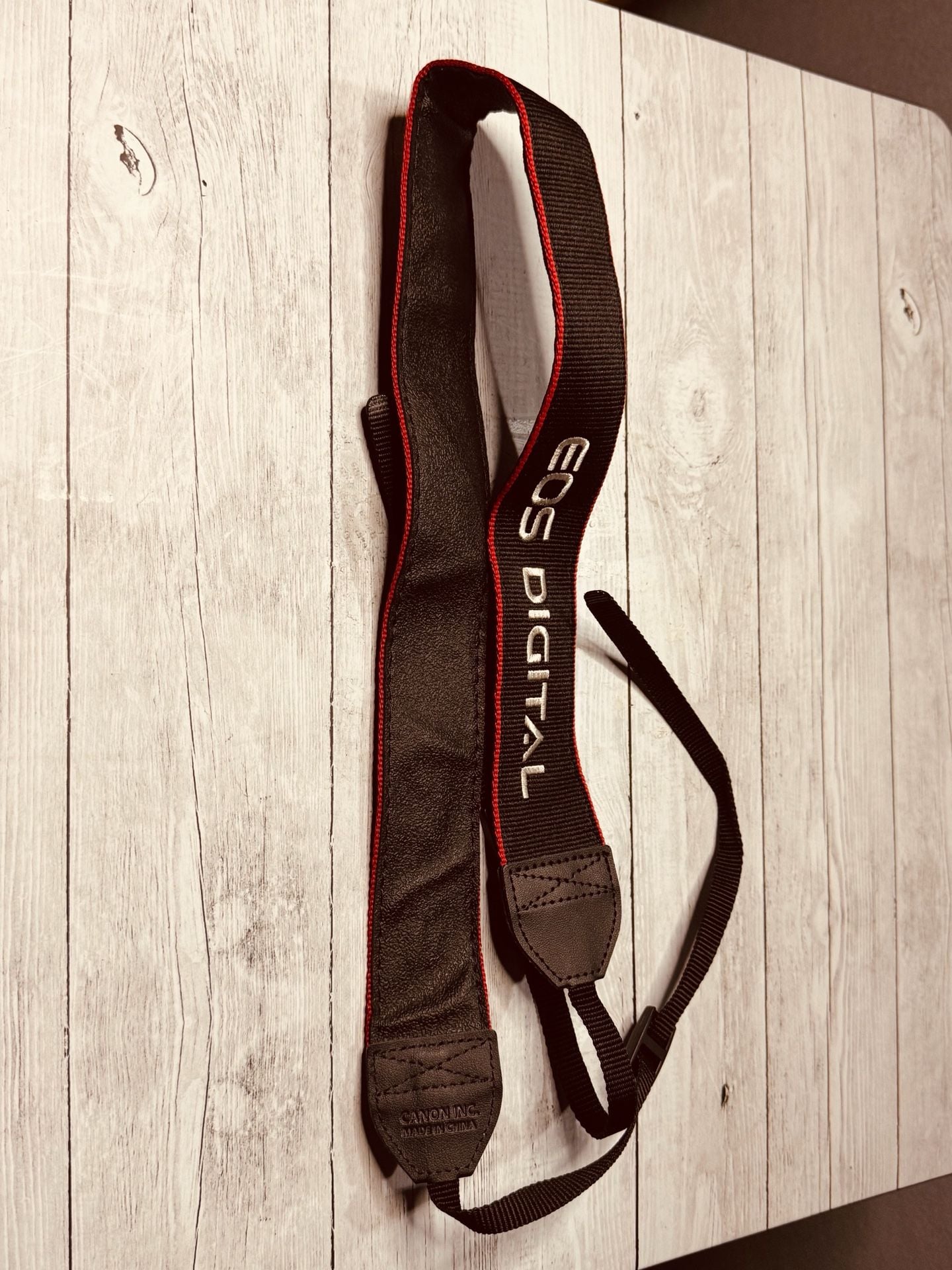 Canon EOS Digital Camera Neck Strap Black And Red 2