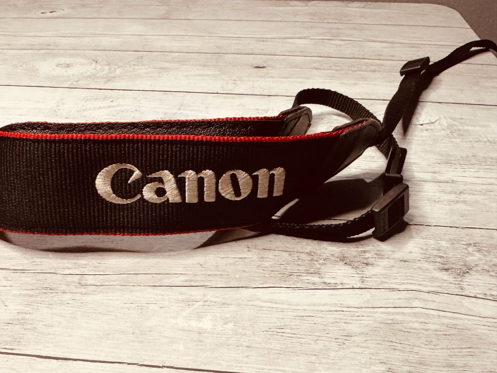Canon EOS Digital Camera Neck Strap Black And Red 3