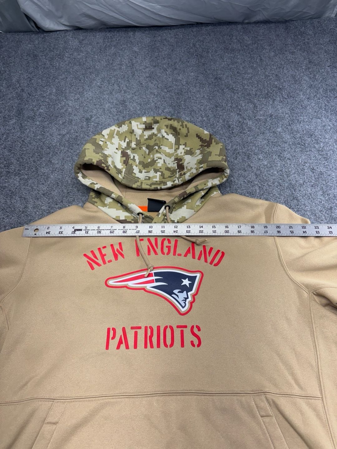 Nike New England Patriots Salute to Service Hoodie Mens XL Tan Camo USA. EUC 8