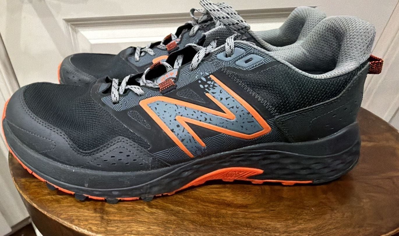 New Balance MT410 V8 Trail Running Shoe Black Gray Orange 6