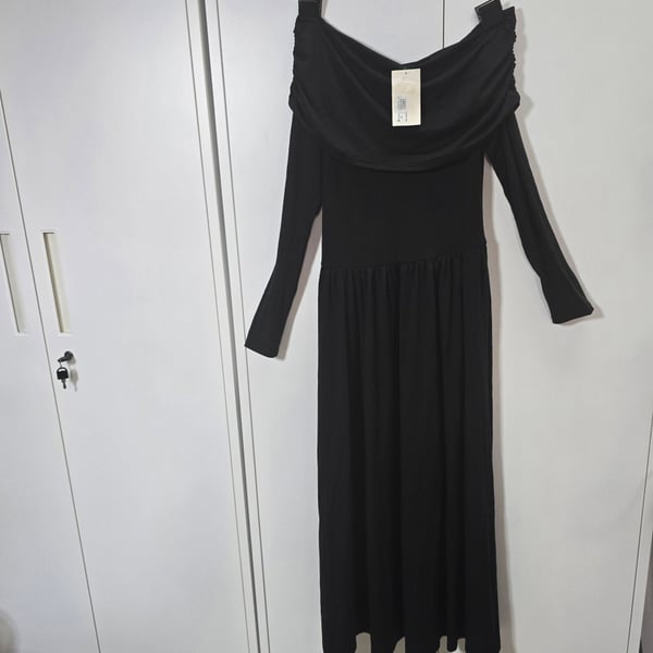 A New Day Long Sleeve Midi A-Line Dress Black