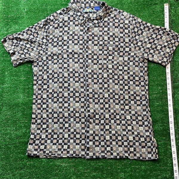 Campia Short Sleeve Button Up Shirt Size XL Checkered Geometric Rayon