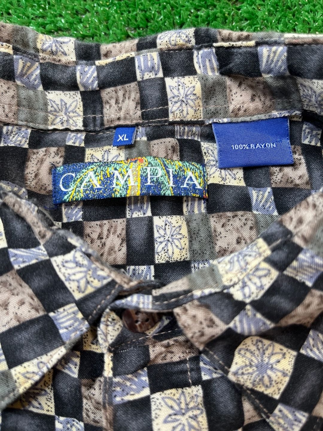 Campia Short Sleeve Button Up Shirt Size XL Checkered Geometric Rayon 3