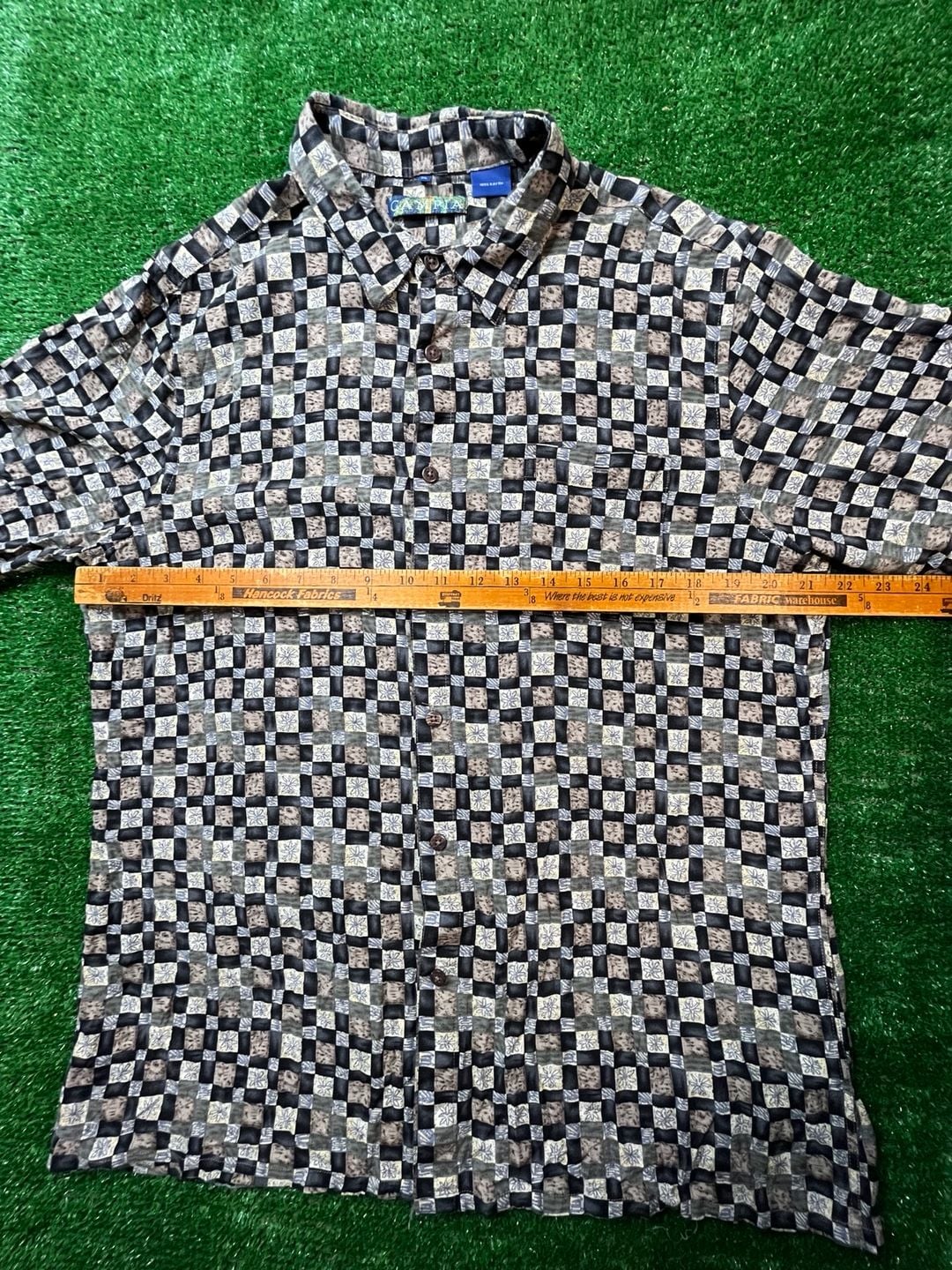 Campia Short Sleeve Button Up Shirt Size XL Checkered Geometric Rayon 7