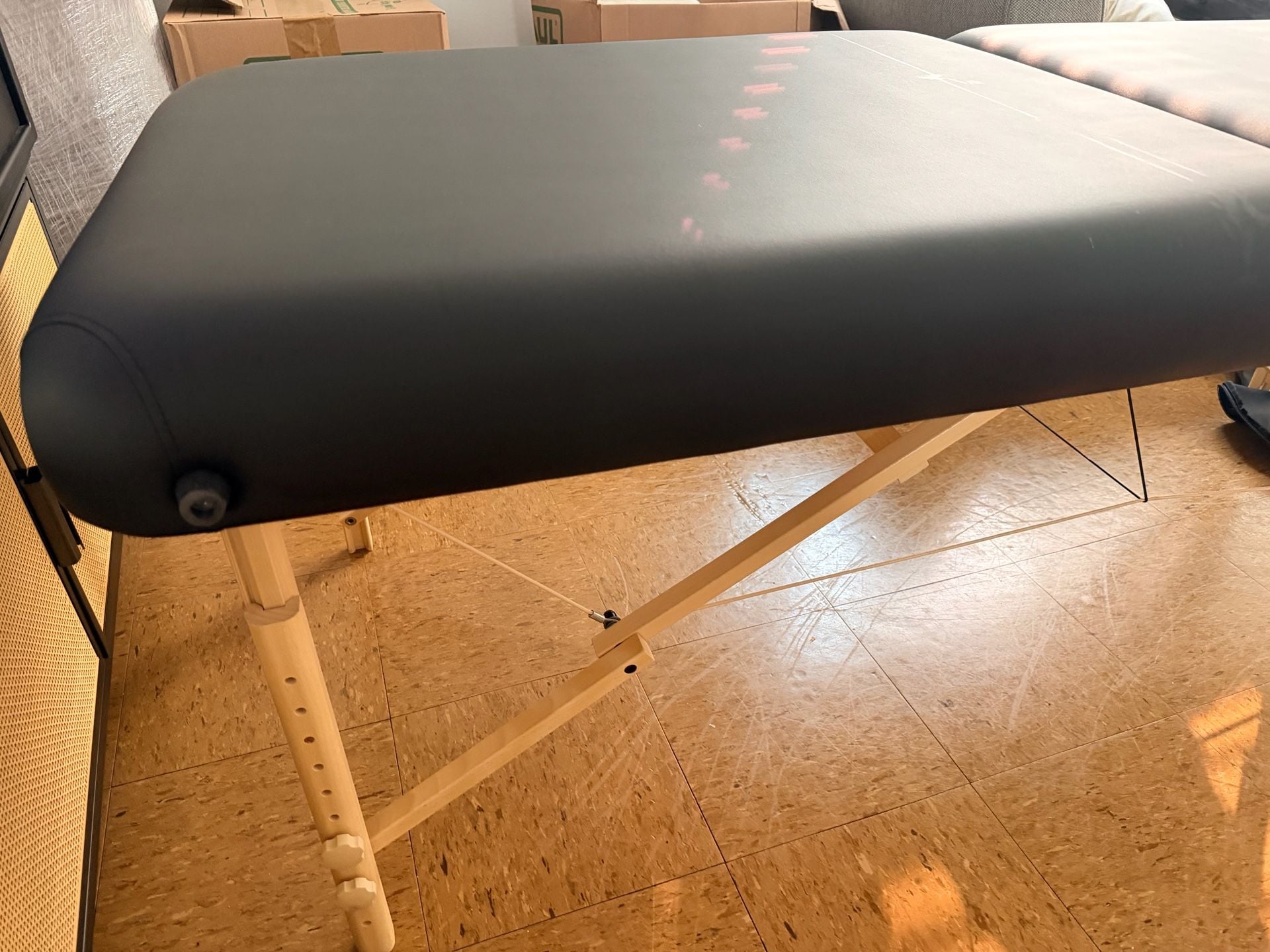 Custom Craftworks Solutions Massage Table Black Vinyl Wood Frame Portable Lash 4