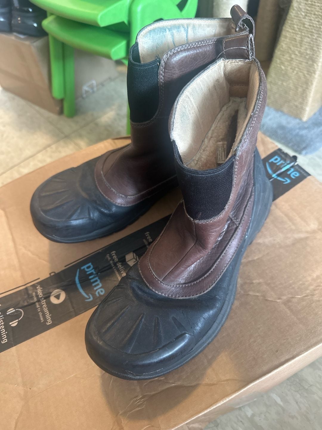 UGG Australia Leather Brantling 5781 Slip-On Duck Boots Size 10 Brown Vibram 2