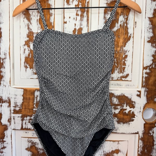 DKNY One Piece Swimsuit Ruched Size Small Black White Geometric Print