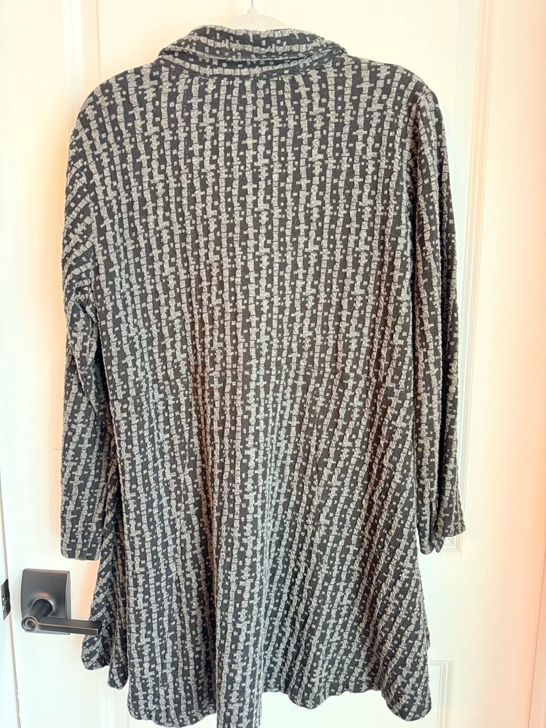 Tulip Black and Gray Geometric Pattern Long jacket pockets Small 34.5 “ 5