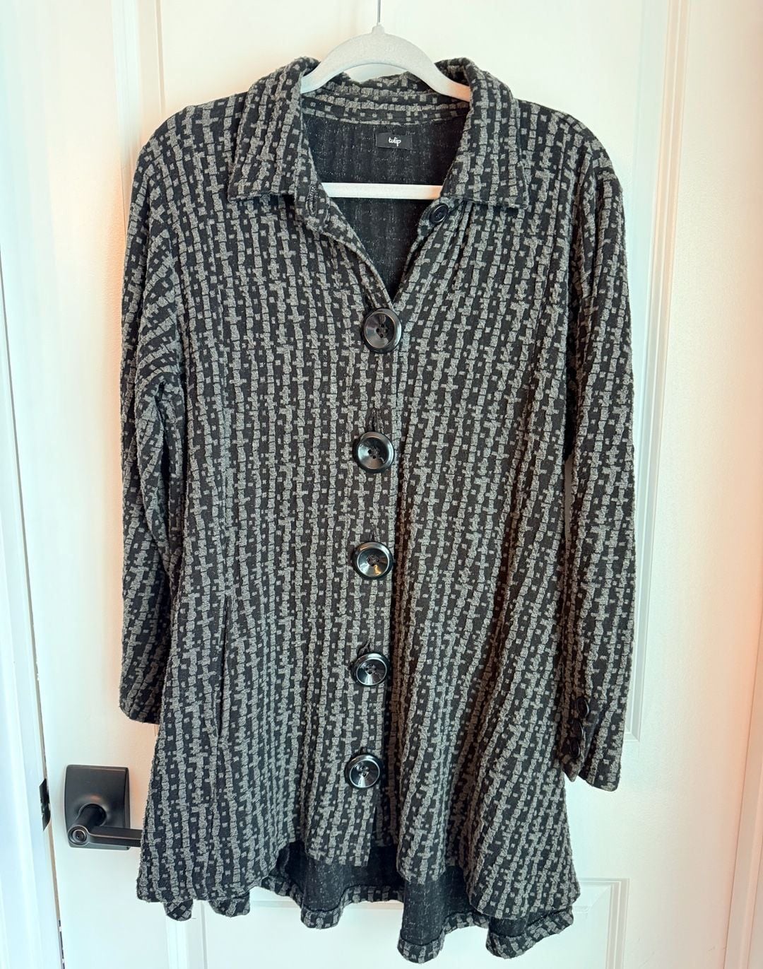 Tulip Black and Gray Geometric Pattern Long jacket pockets Small 34.5 “ 6