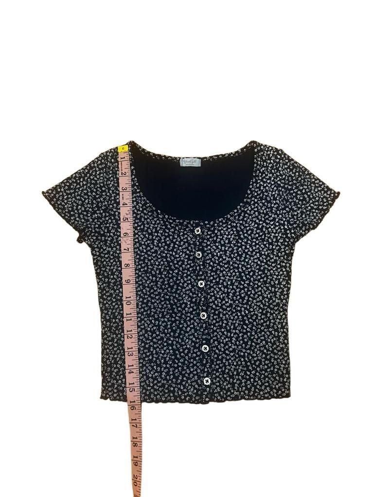 Brandy Melville Navy Blue Ditsy Floral Button Front Top Short Sleeve Scoop Neck 10