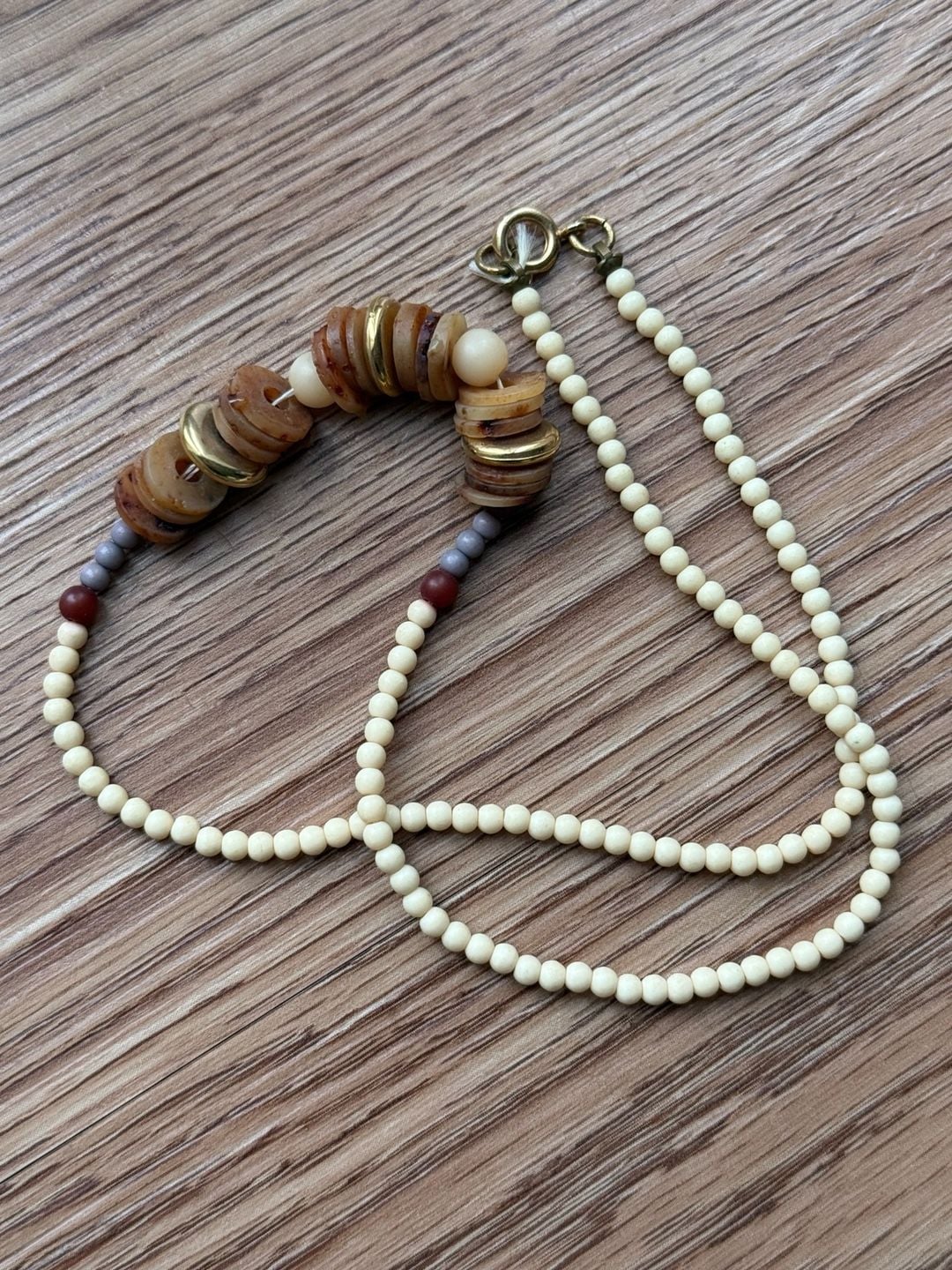 Vintage Beaded Necklace with Wooden and Acrylic Beads and Gold Tone Clasp 9