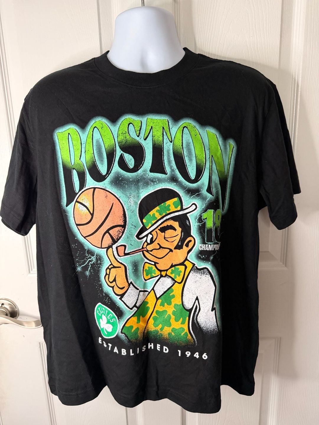 NBA Boston Celtics T-Shirt Size MD/M Black Graphic Tee 2