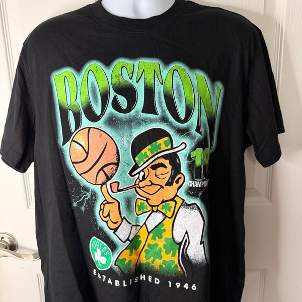 NBA Boston Celtics T-Shirt Size MD/M Black Graphic Tee