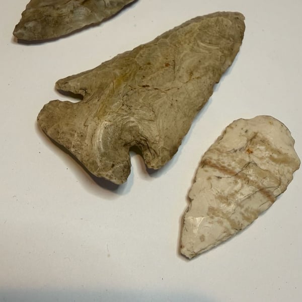 3 Lot Arrowheads: Fine Archaic Paleo-Indian Thebes Point – Northern Illinois