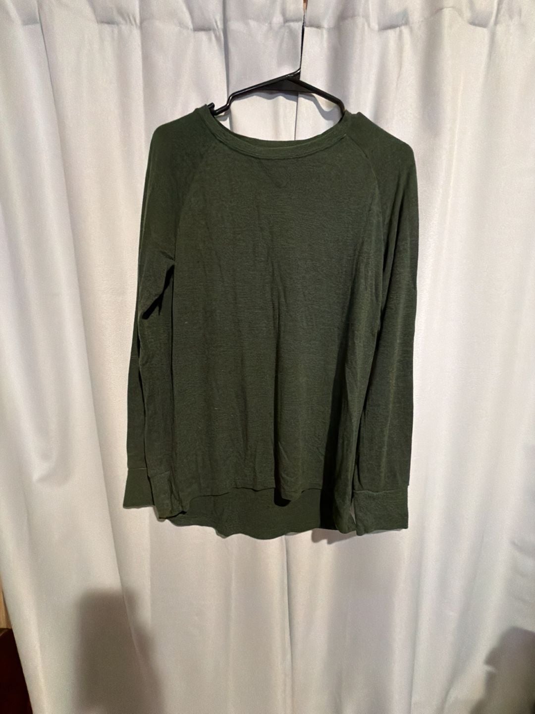 Brandy Melville Long Sleeve Top One Size Green Raglan 2